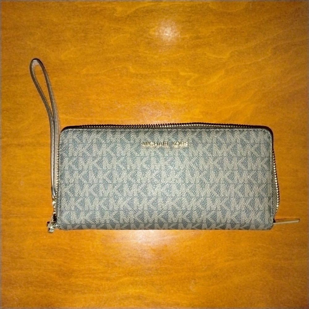 Michael Kors wallet